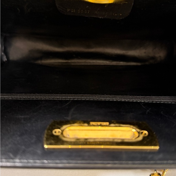 Salvatore Ferragamo Vintage Gancini Chain Bag - Picture 9 of 10